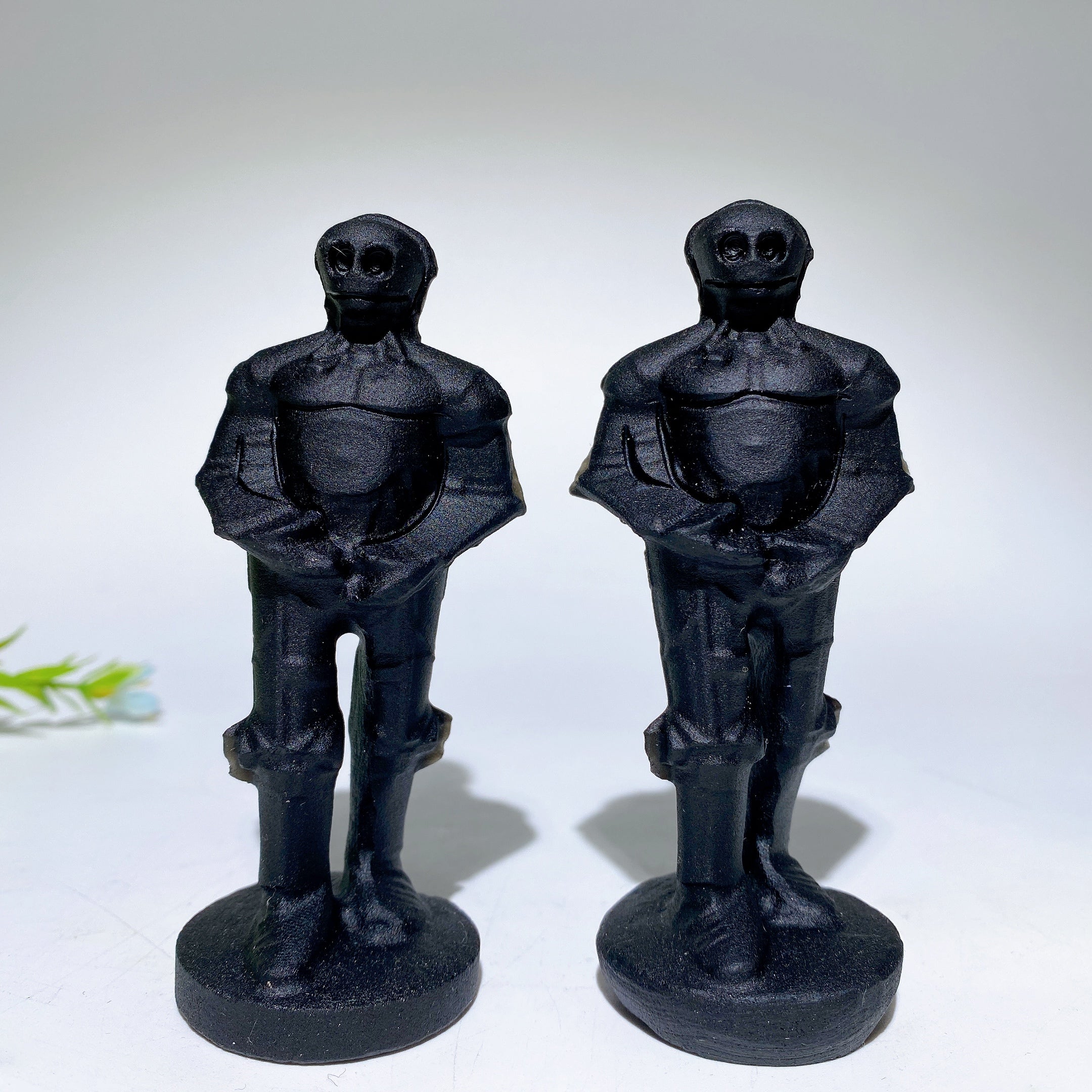 4,0 Zoll große Skelett-Kristallfigur aus schwarzem Obsidian