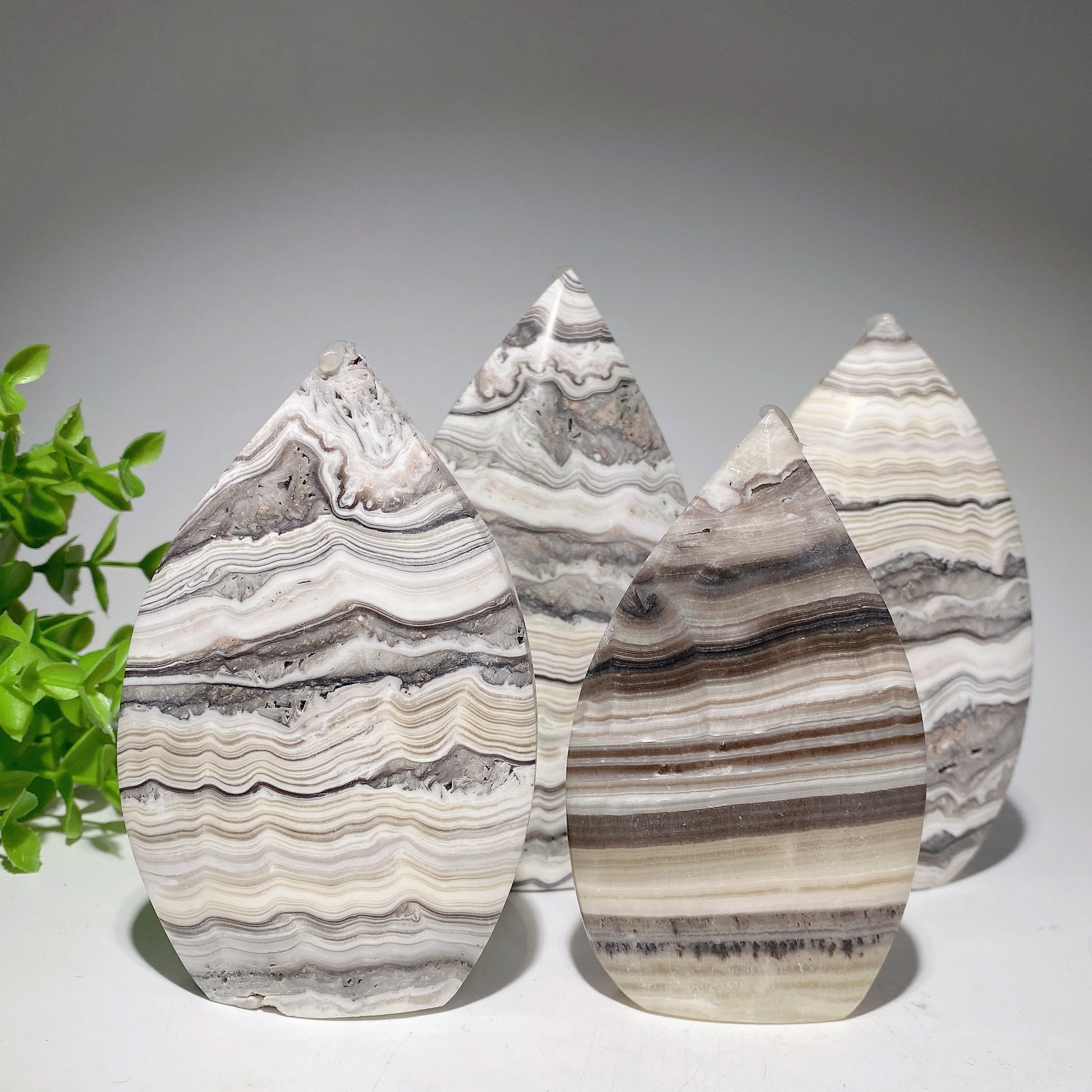 4,2-5,5 Zoll gebänderter Schokoladencalcit-Freiformkristall