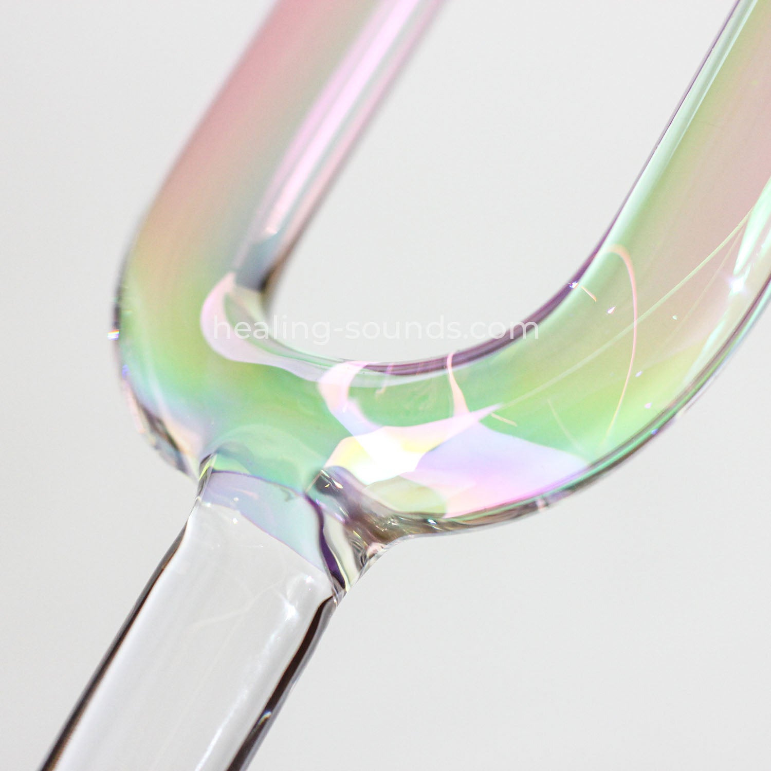 432 Hz Stimmgabel aus klarem Regenbogenquarz