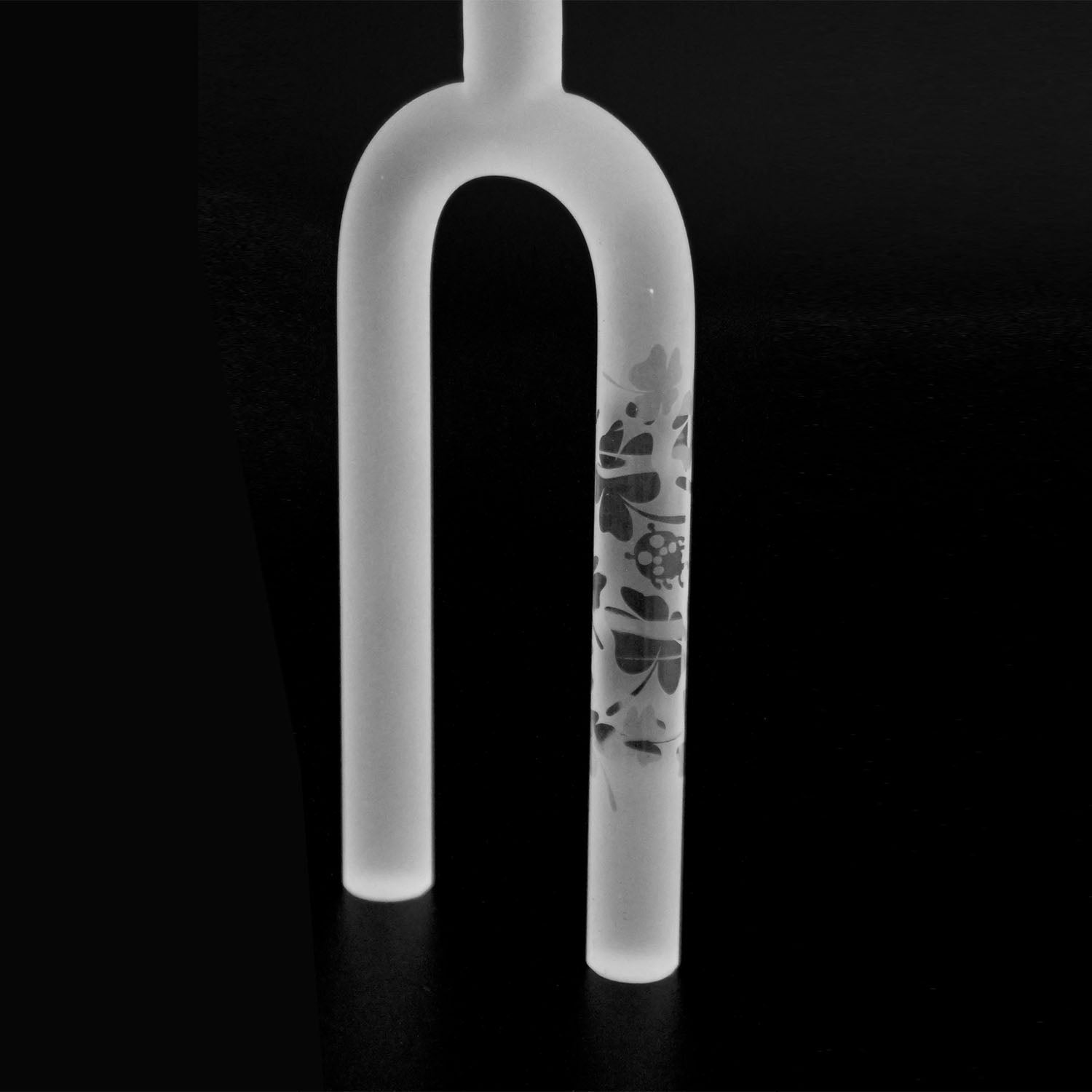 432 Hz Stimmgabel aus mattiertem Quarzkristall mit Mustern