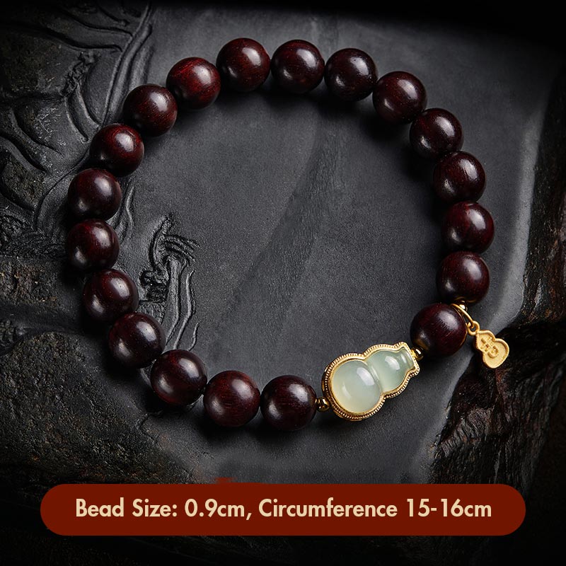 Kleines Blattarmband aus rotem Sandelholz und Jade für Ruhe und Schutz