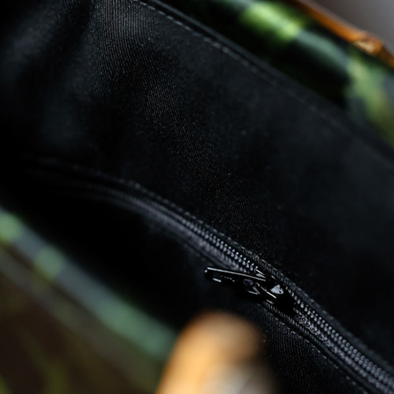 Handtasche mit Bambusblättern, Schmetterlings-Koi-Fisch und Jadegriffen