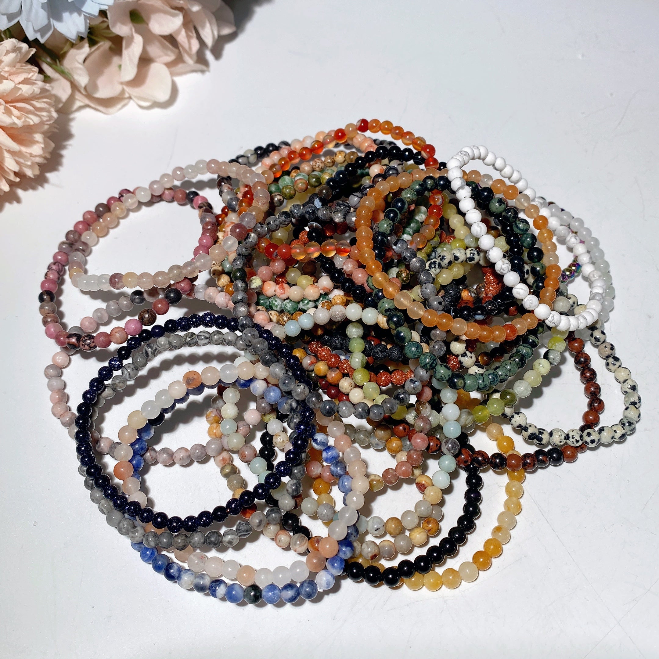 4 mm großes Heilarmband aus gemischten Kristallen für spirituelles Gleichgewicht und Energie