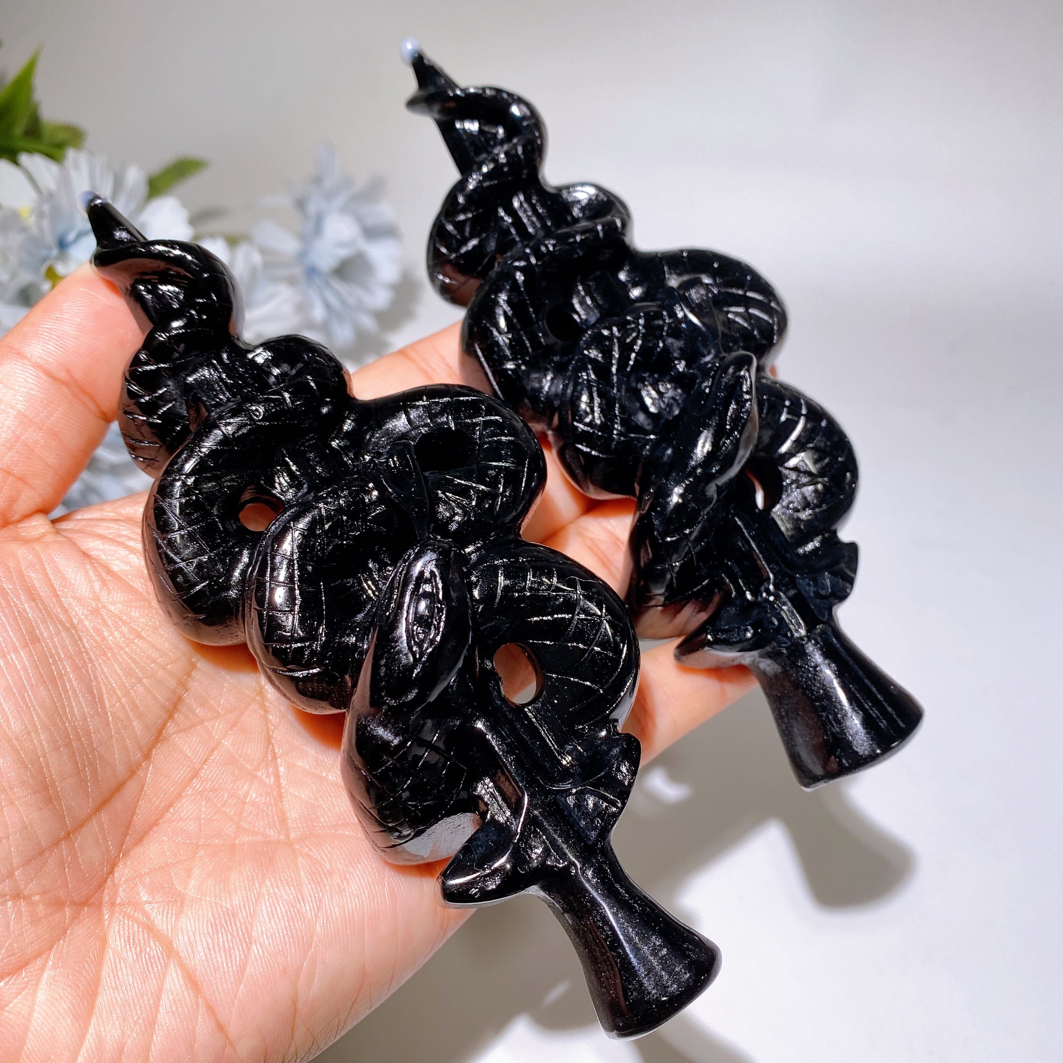 5,7 Zoll schwarze Obsidian-Schlangenschwert-Kristallfigur