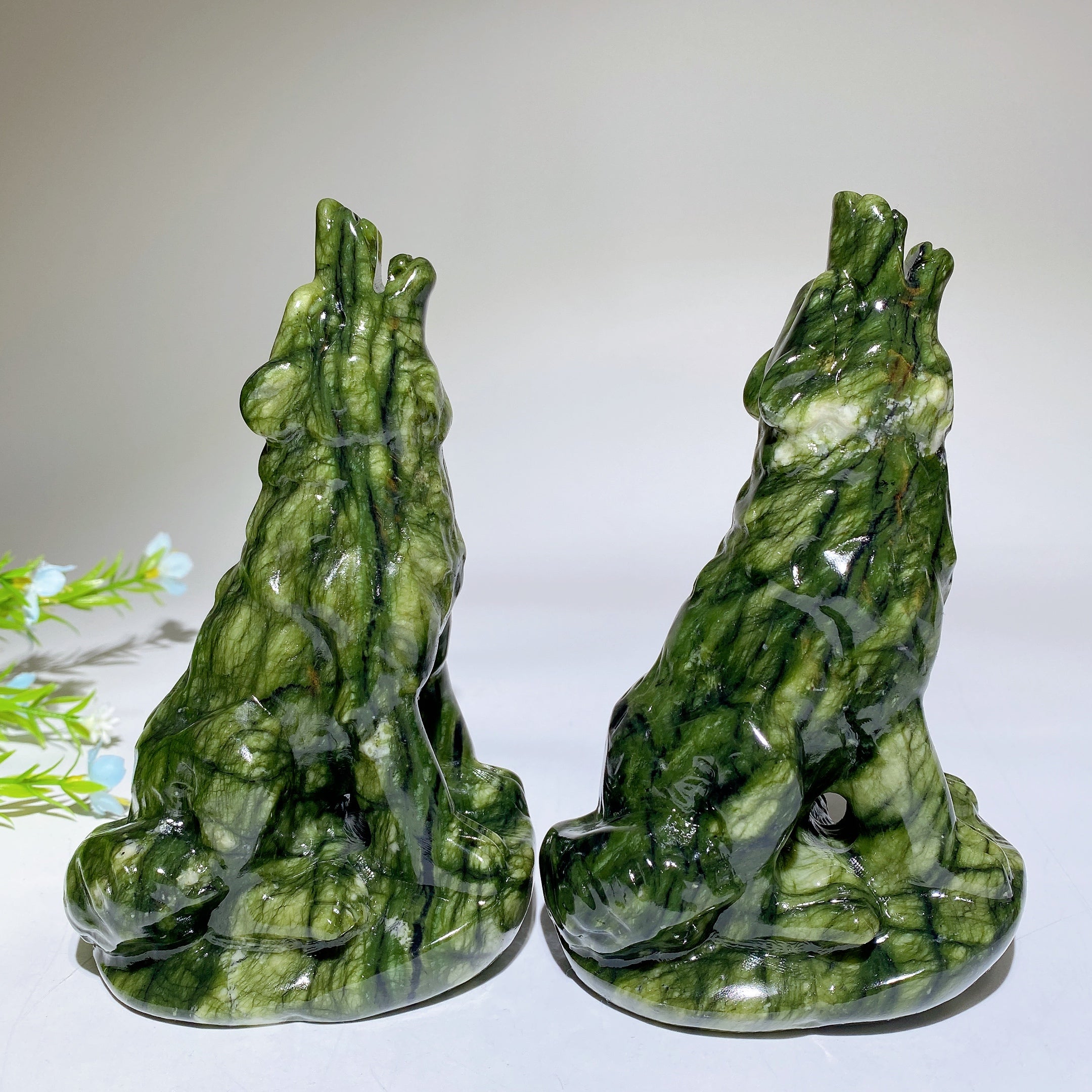 5,7" Serpentin Heilkristall Wolf Figur