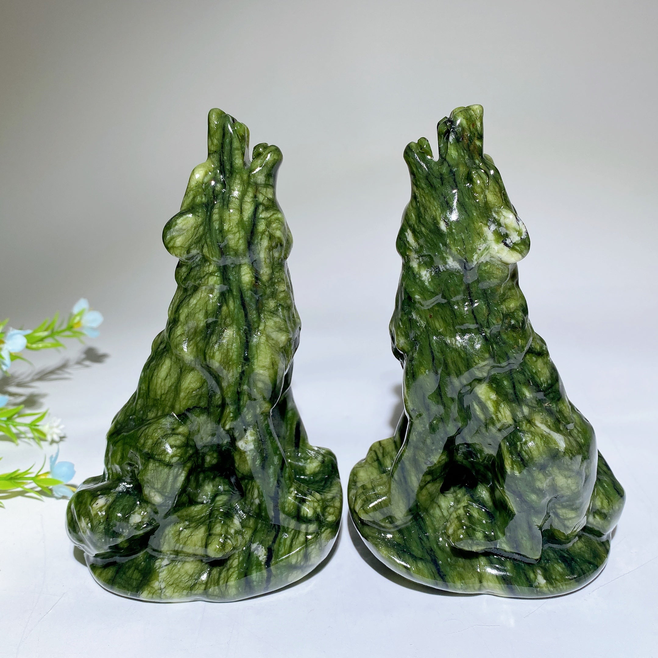 5,7" Serpentin Heilkristall Wolf Figur