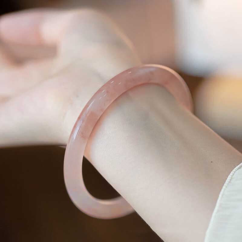 54–56 mm rosafarbenes, goldenes Seiden-Jade-Armband für Reichtum und Glück