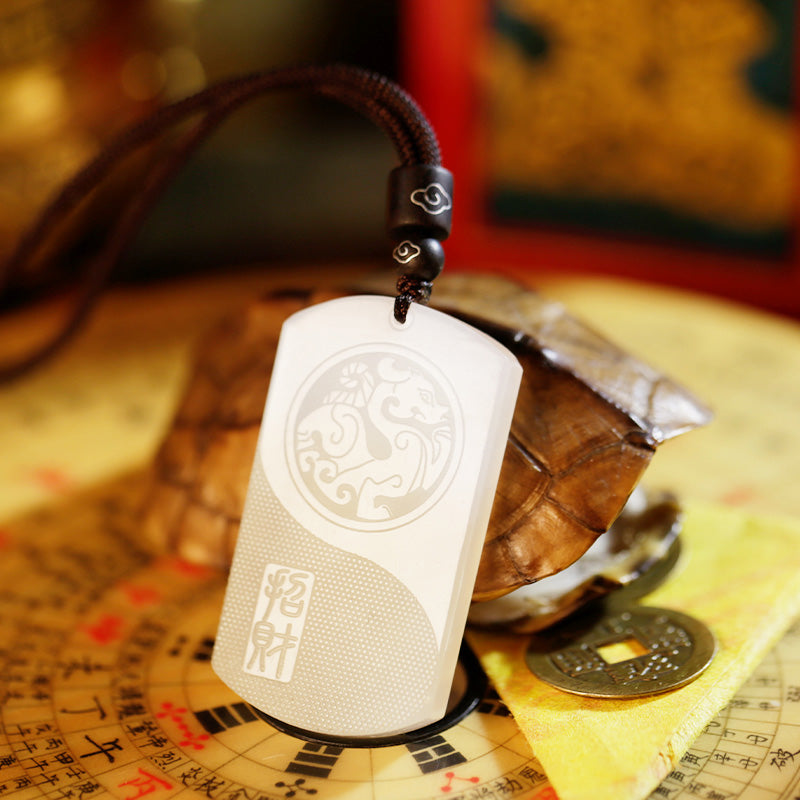 Weiße Jade-Halskette zum Schutz des Glücks mit PiXiu-Yin-Yang-Symbol