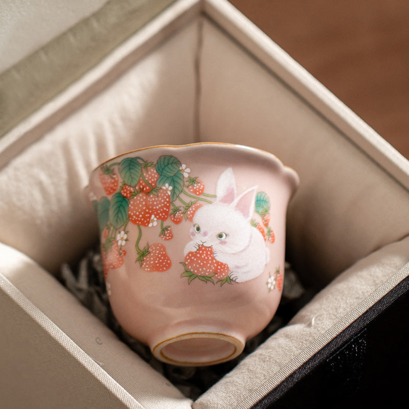 55 ml Keramik-Teetasse mit Erdbeer-Kaninchen | Zen Decor Delight
