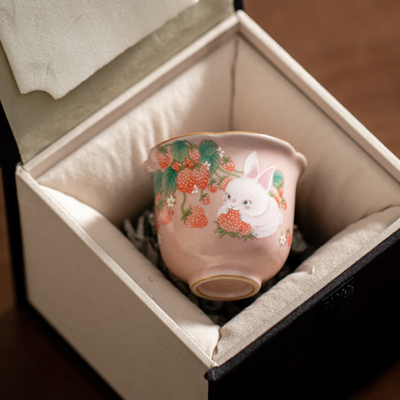55 ml Keramik-Teetasse mit Erdbeer-Kaninchen | Zen Decor Delight