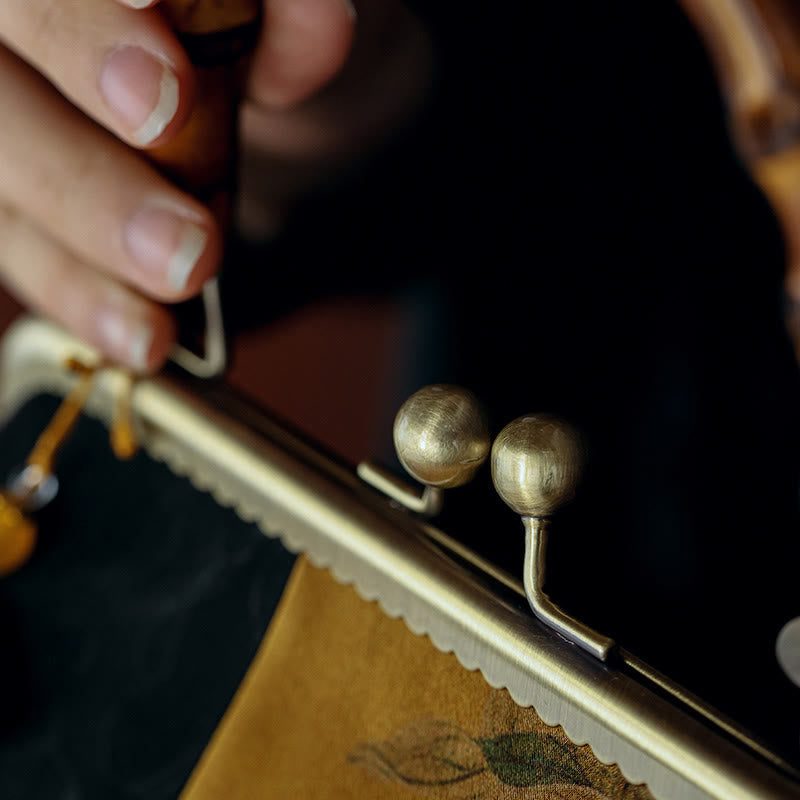 Von der Natur inspirierte Bambus-Grifftasche mit Blätter- und Vogeldesign