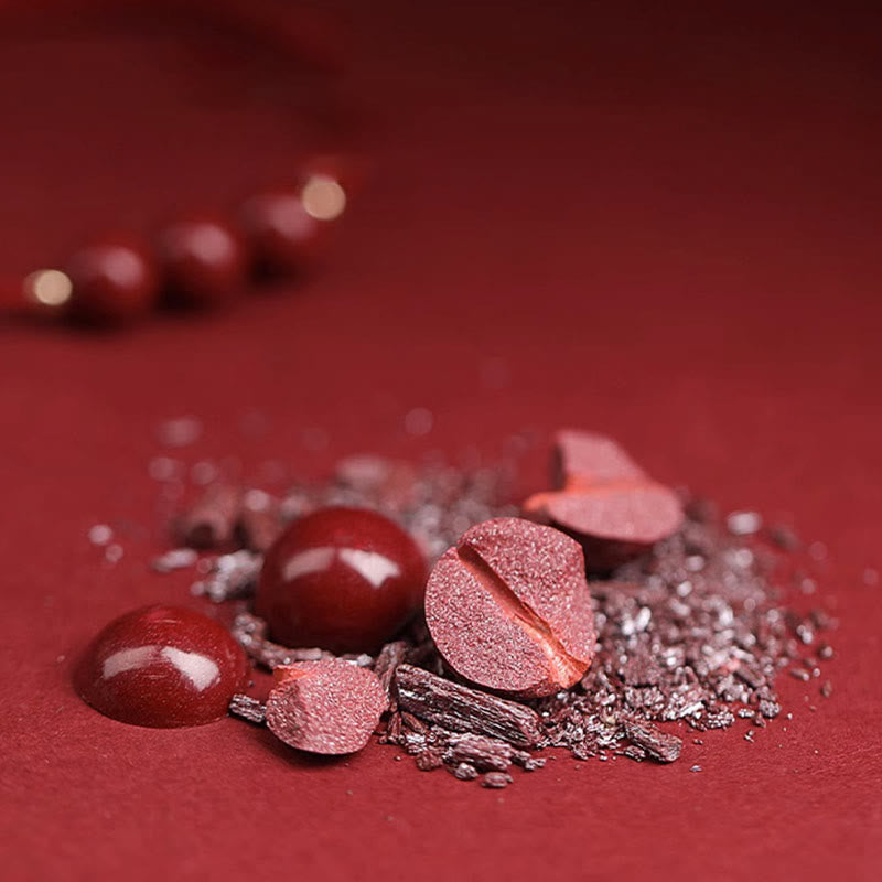 Zinnoberarmband und Fußkettchen mit Glücksbringerschnur