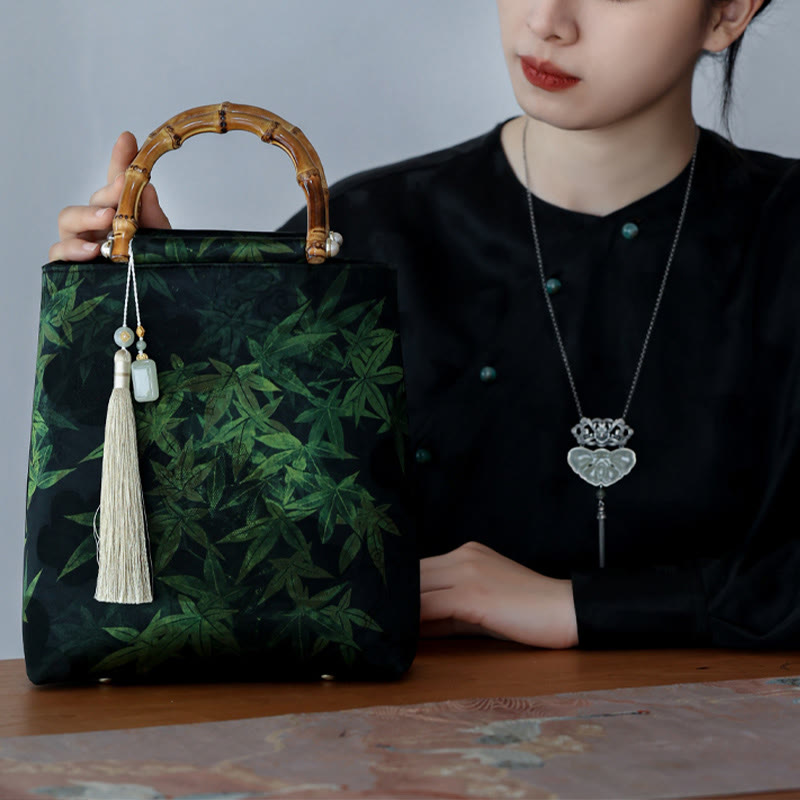 Handtasche mit Bambusblättern, Schmetterlings-Koi-Fisch und Jadegriffen