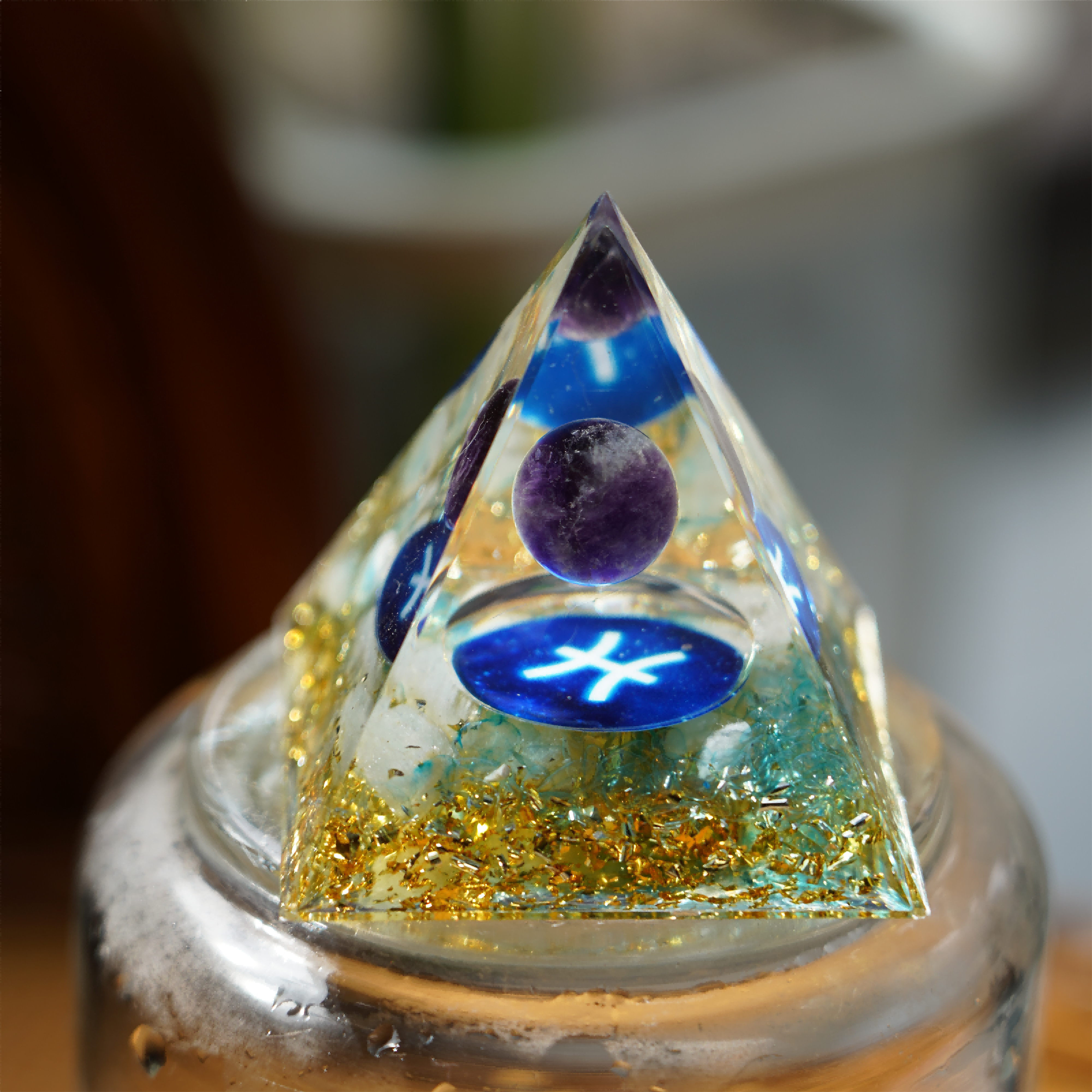 6cm Zodiac Orgone Resin Crystal Chips Healing Pyramid for Energy