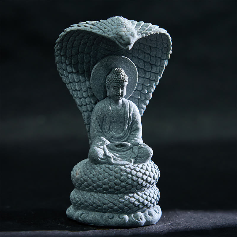 7,5 cm große Shakyamuni-Buddha-Statue aus Sandstein mit Schlangensymbolik