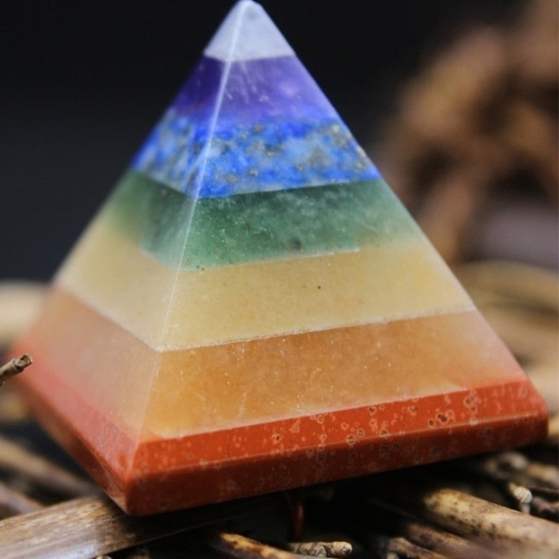 7 Chakra Regenbogen Pyramide