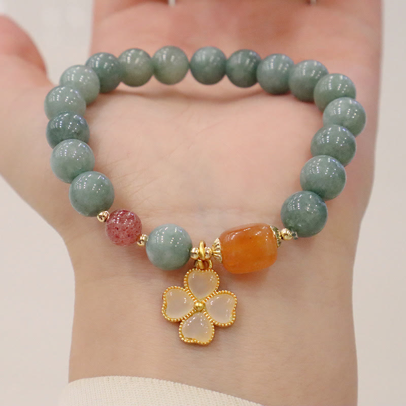 Jade-Armband mit vierblättrigem Kleeblatt und Wohlstandsanhänger
