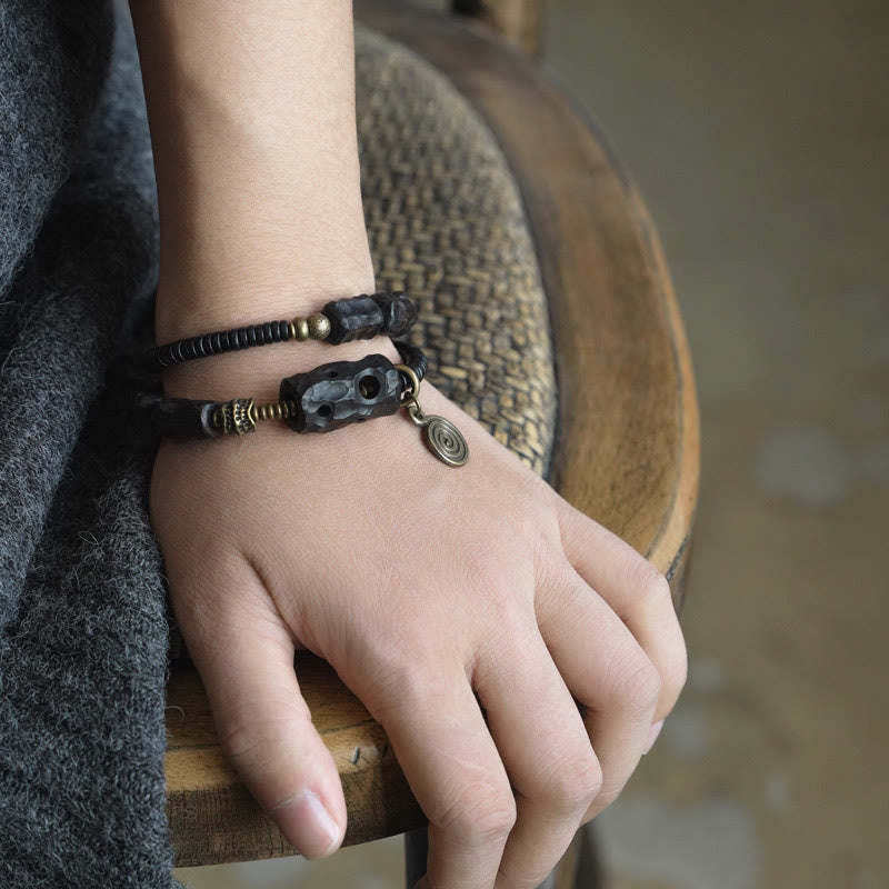 8,5 mm großes Peace-Armband aus Ebenholz und rotem Achat, doppelt gewickelt