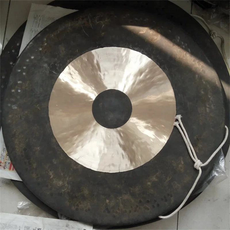 Traditional Chinese gong with dark rim and silvery center in 8-Inch Chau Gong set