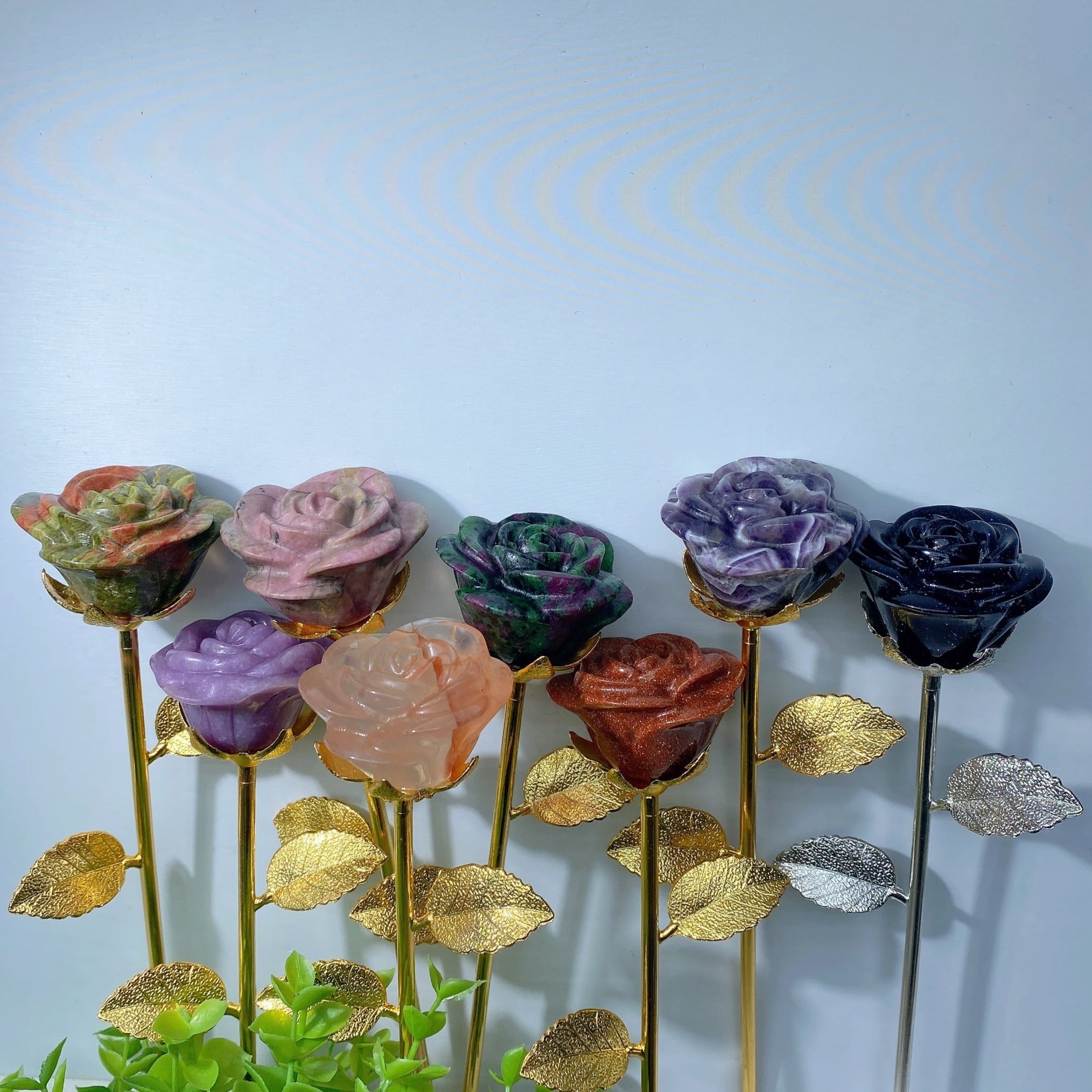 9 Zoll große Rosenfigur aus gemischten Kristallen für heilende Energie