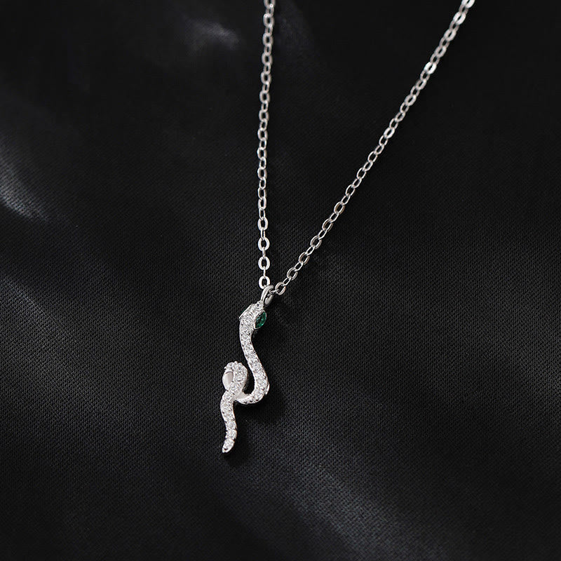 Halskette mit Schlangenmotiv aus 925er Sterlingsilber mit chinesischem Sternzeichen und grünen Augen zum Schutz
