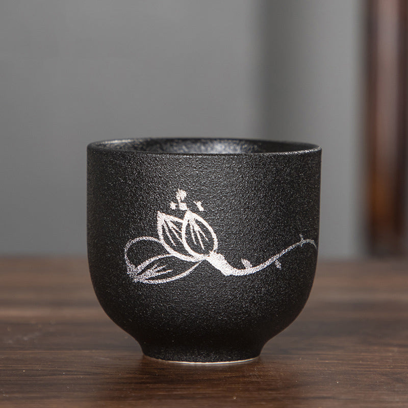 95 ml handbemalte schwarze Keramik-Teetasse mit Lotusblüte