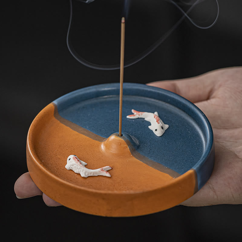 Räuchergefäß aus Keramik mit Koi-Fischen für spirituelle Heilmeditation