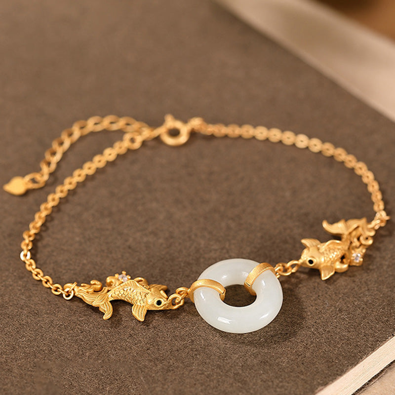 Glücksarmband aus weißem Jade mit Koi-Fisch