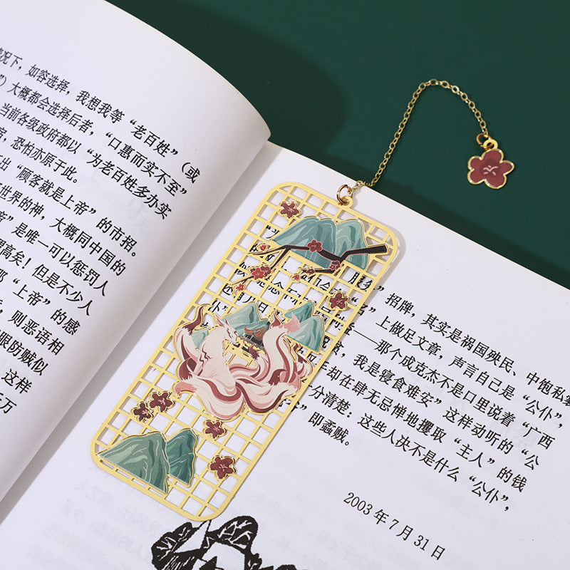 Hohles Lesezeichen aus Messing mit Elch, Koi-Fisch, Kranich und Fuchs