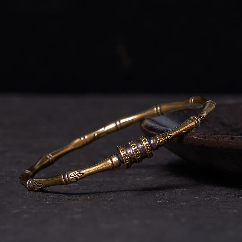 Verstellbarer Armreif aus Kupfer mit Lotusblüte und Bambus für Frieden und Wachstum