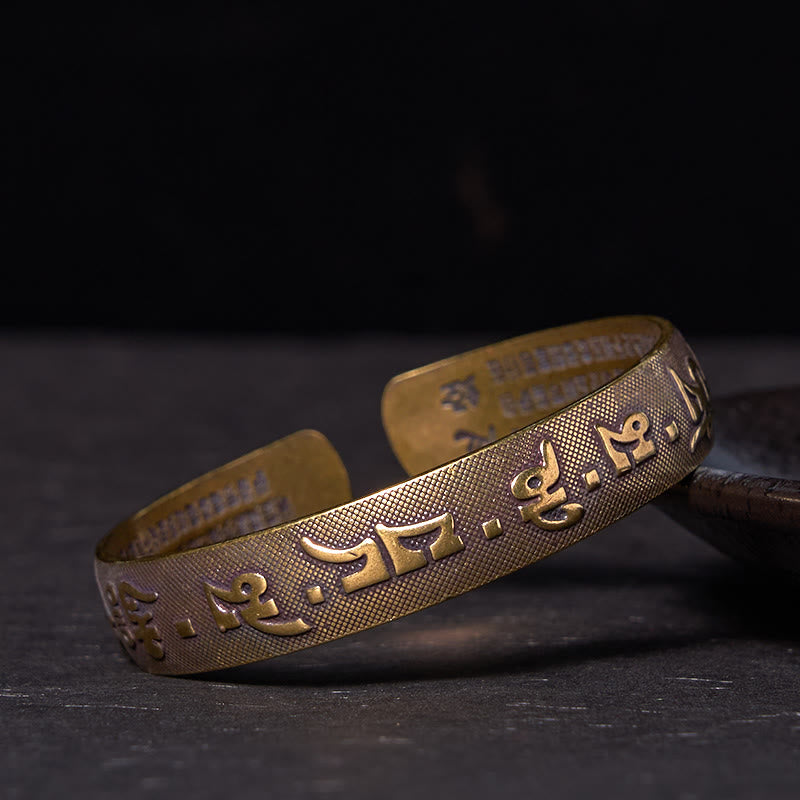 Verstellbares Kupferarmband „Om Mani Padme Hum“ mit Herz-Sutra-Gravur