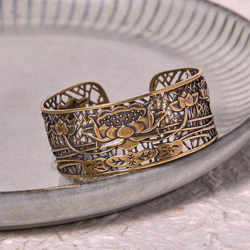 Verstellbarer Armreif mit Lotus-Armband aus versilbertem Kupfer