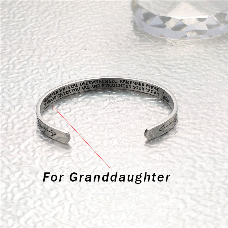 Verstellbares Edelstahlarmband mit personalisierter Gravur