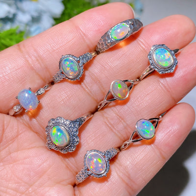 Verstellbarer Sterlingsilber-Ring mit natürlichem Opal und spiritueller Heilung