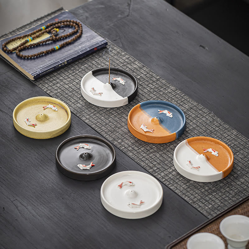 Räuchergefäß aus Keramik mit Koi-Fischen für spirituelle Heilmeditation