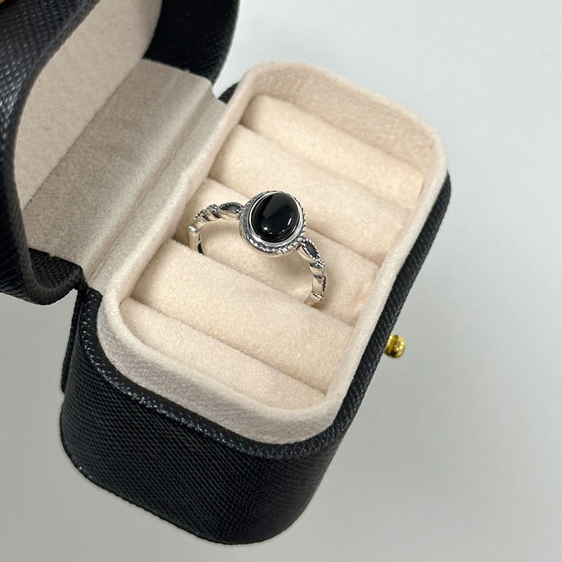 Schwarzer Onyx-Glücksring aus 925er Sterlingsilber – Schutz und Stärke