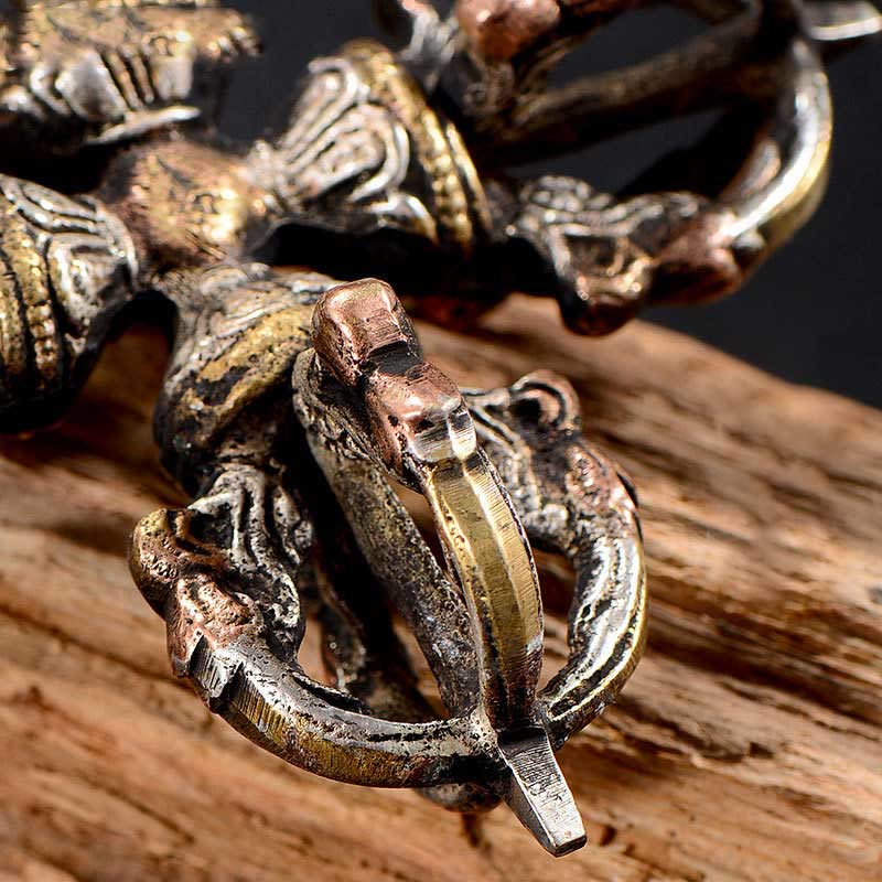 Handgefertigter Doppel-Dorje-Vajra aus Kupfer und Eisen zur Meditation