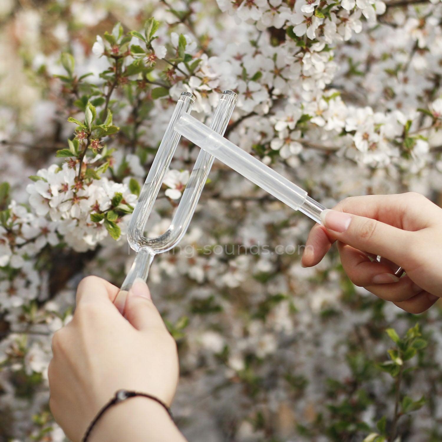432 Hz Stimmgabel-Set aus klarem Kristall mit Box – 8-teilig – 10 mm/20 mm