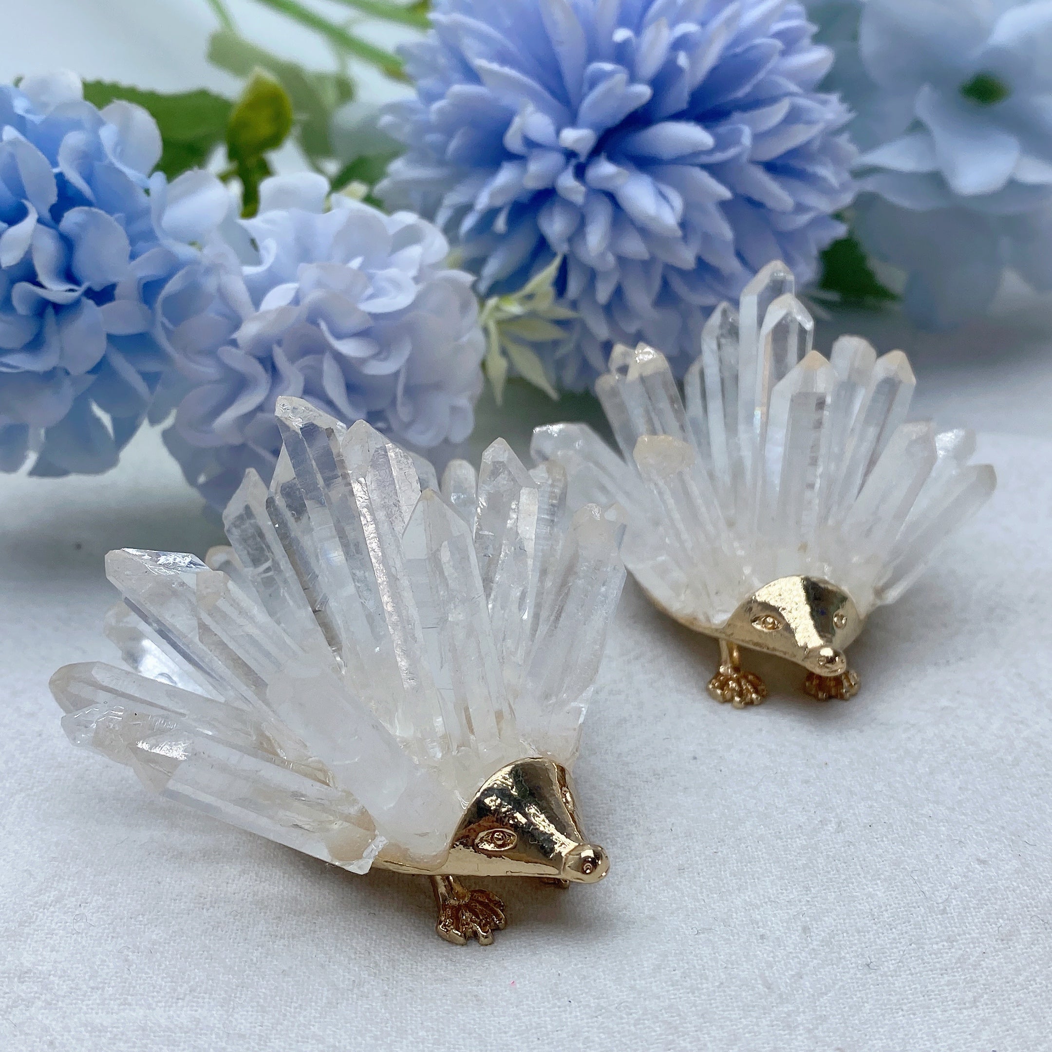 Figur aus Bergkristall, 5,8 cm, Igel-Schnitzerei