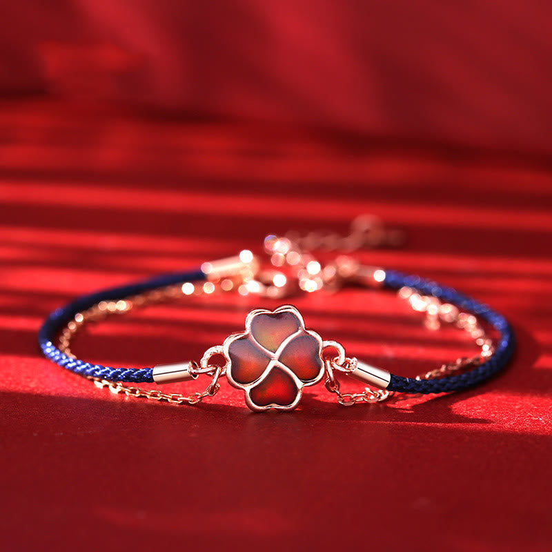 Farbwechselndes vierblättriges Kleeblatt-Armband mit roter Schnur aus 925er Silber für Glück