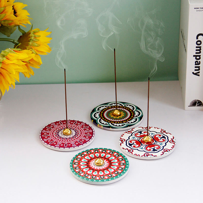 Räucherstäbchenbrenner aus Keramik mit buntem Muster, 10 cm