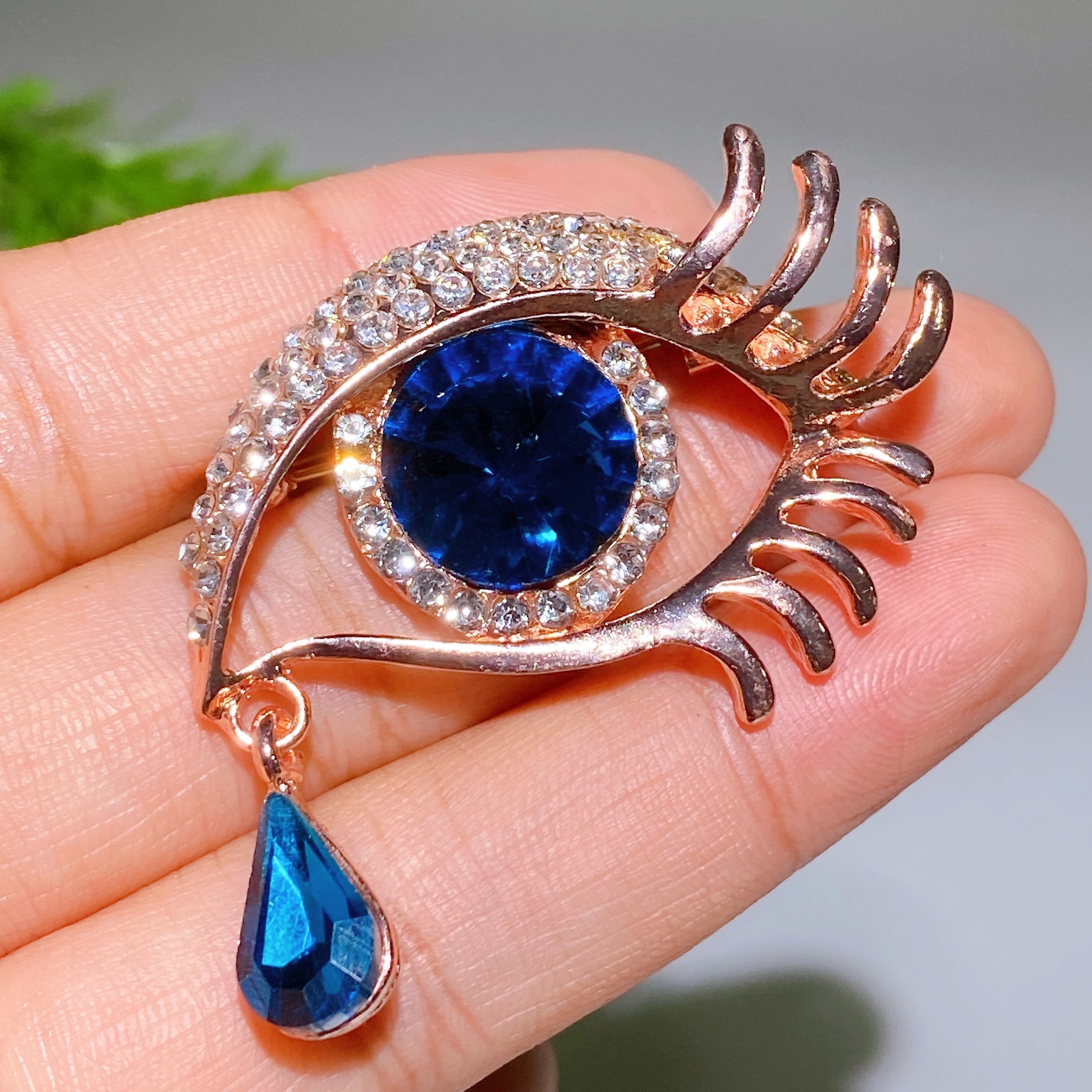 Kristallheilbrosche, 30–92 mm, Heilkristall-Anstecknadel