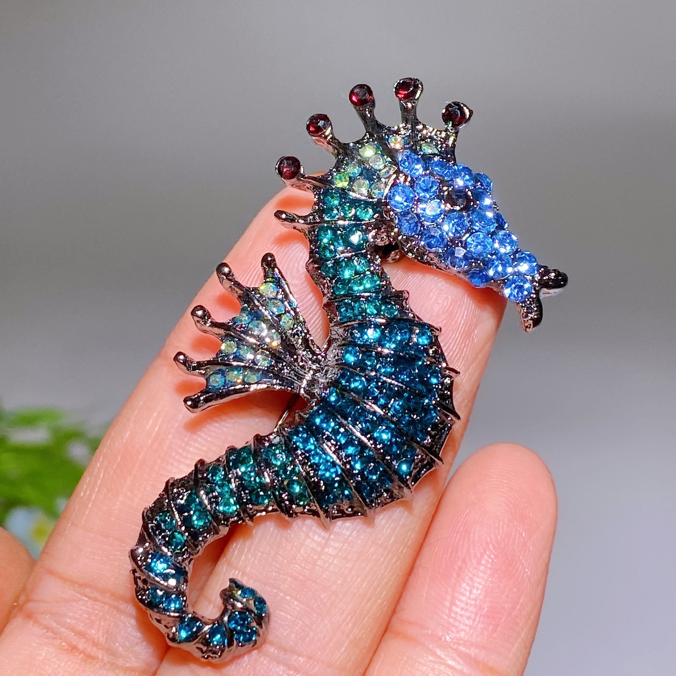 Kristallheilbrosche, 30–92 mm, Heilkristall-Anstecknadel