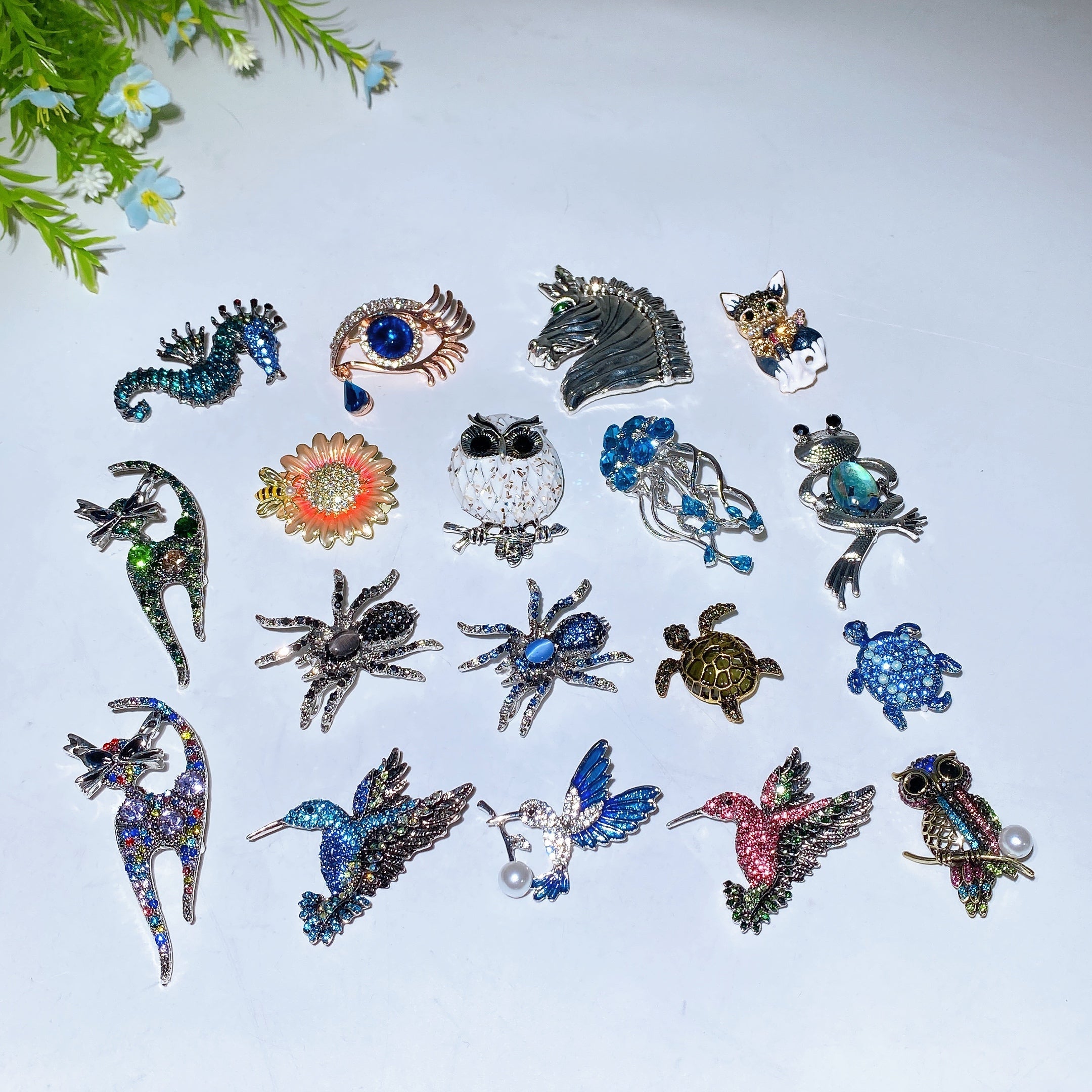 Kristallheilbrosche, 30–92 mm, Heilkristall-Anstecknadel