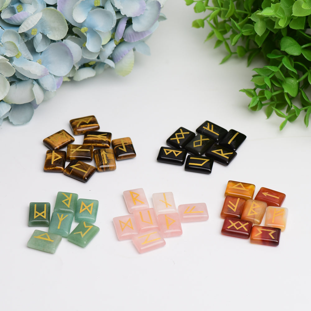 Kristall-Runen-Handstein-Set – Heilende Prüfsteine