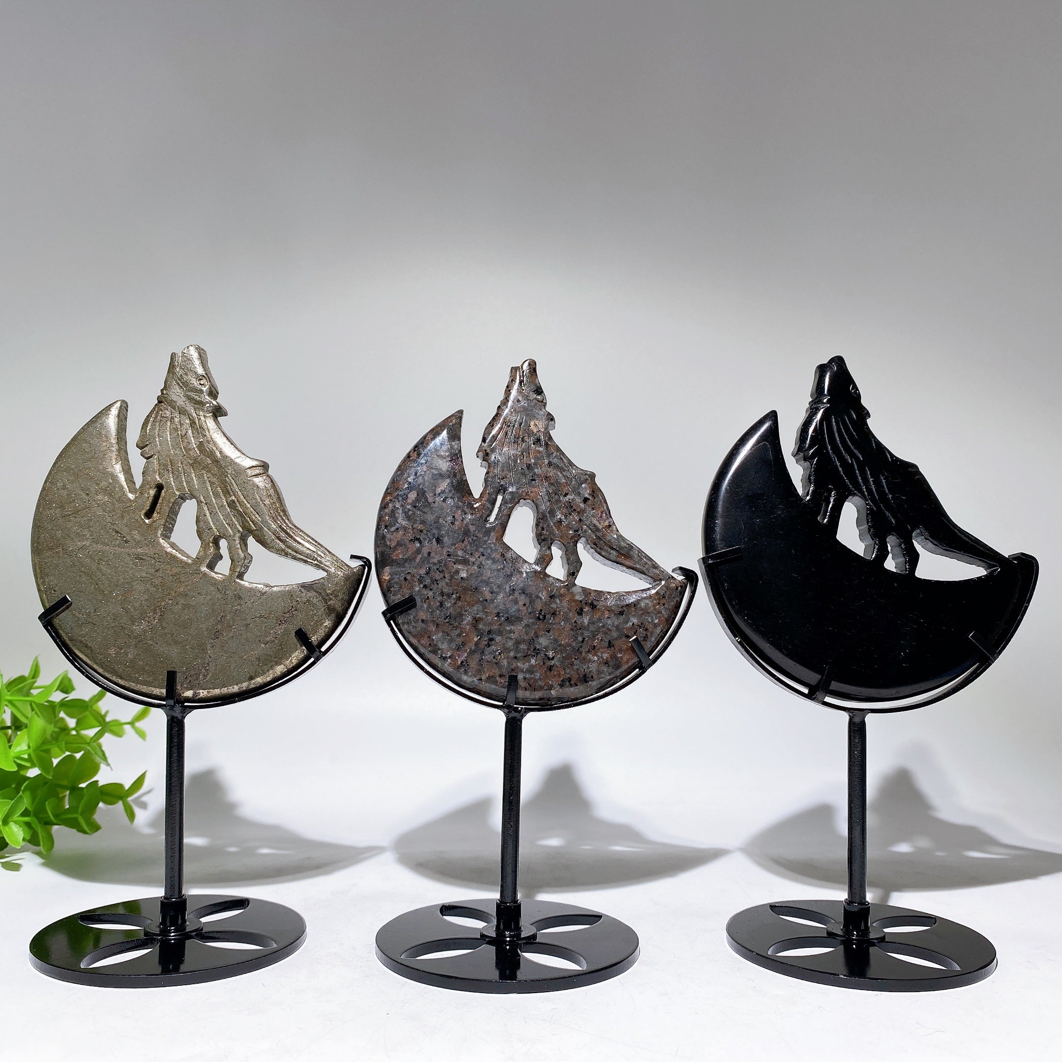 Kristallwolf-Schnitzerei auf Mondkristallstatue, 10,7 cm