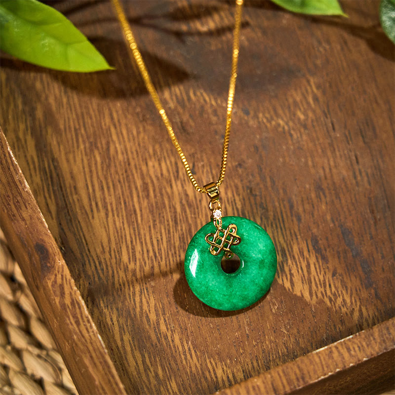 Halskette mit Peace-Anhänger in Cyan-Jade