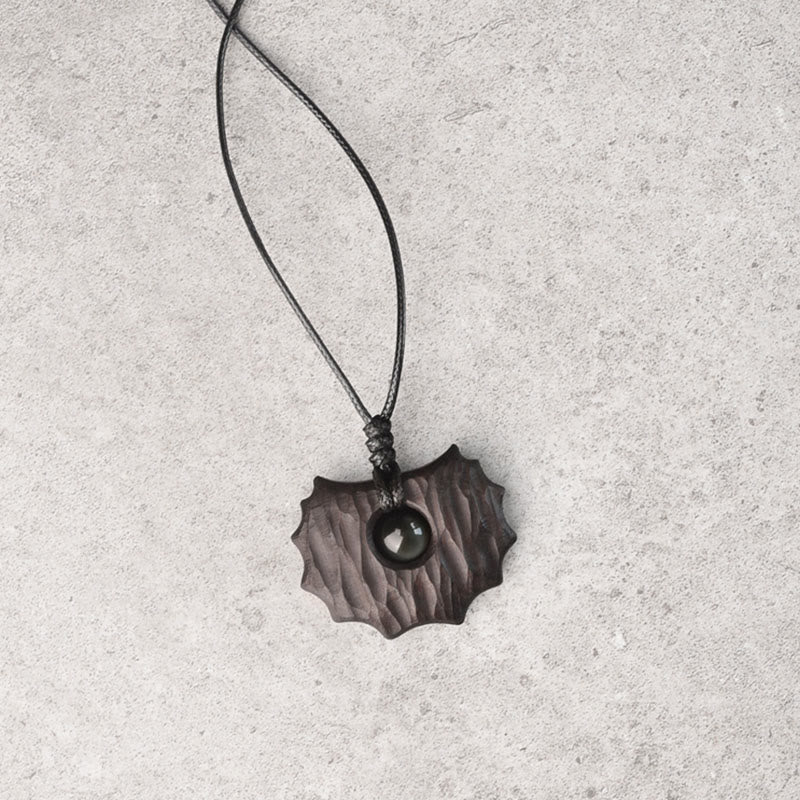 Halskette mit unregelmäßiger Form aus Ebenholz-Obsidian und Peace Calm