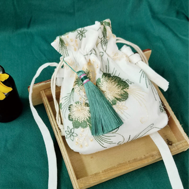 Umhängetasche aus Segeltuch mit Kirschblüten-Rebenstickerei, 15 x 22 cm