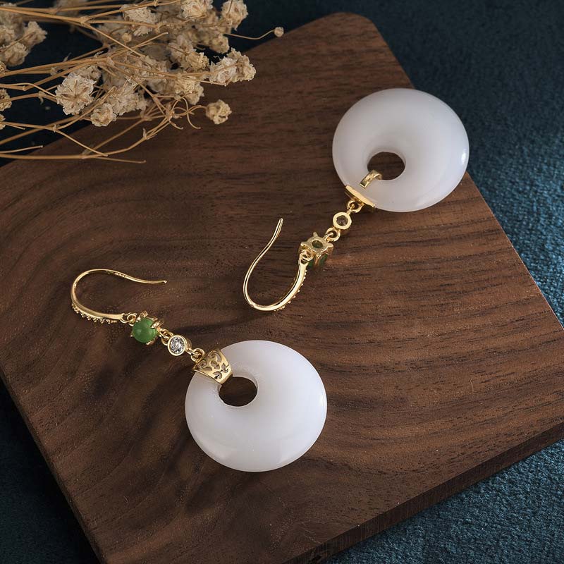 Weiße Jade-Segen-Tropfenohrringe für Schutz und Glück
